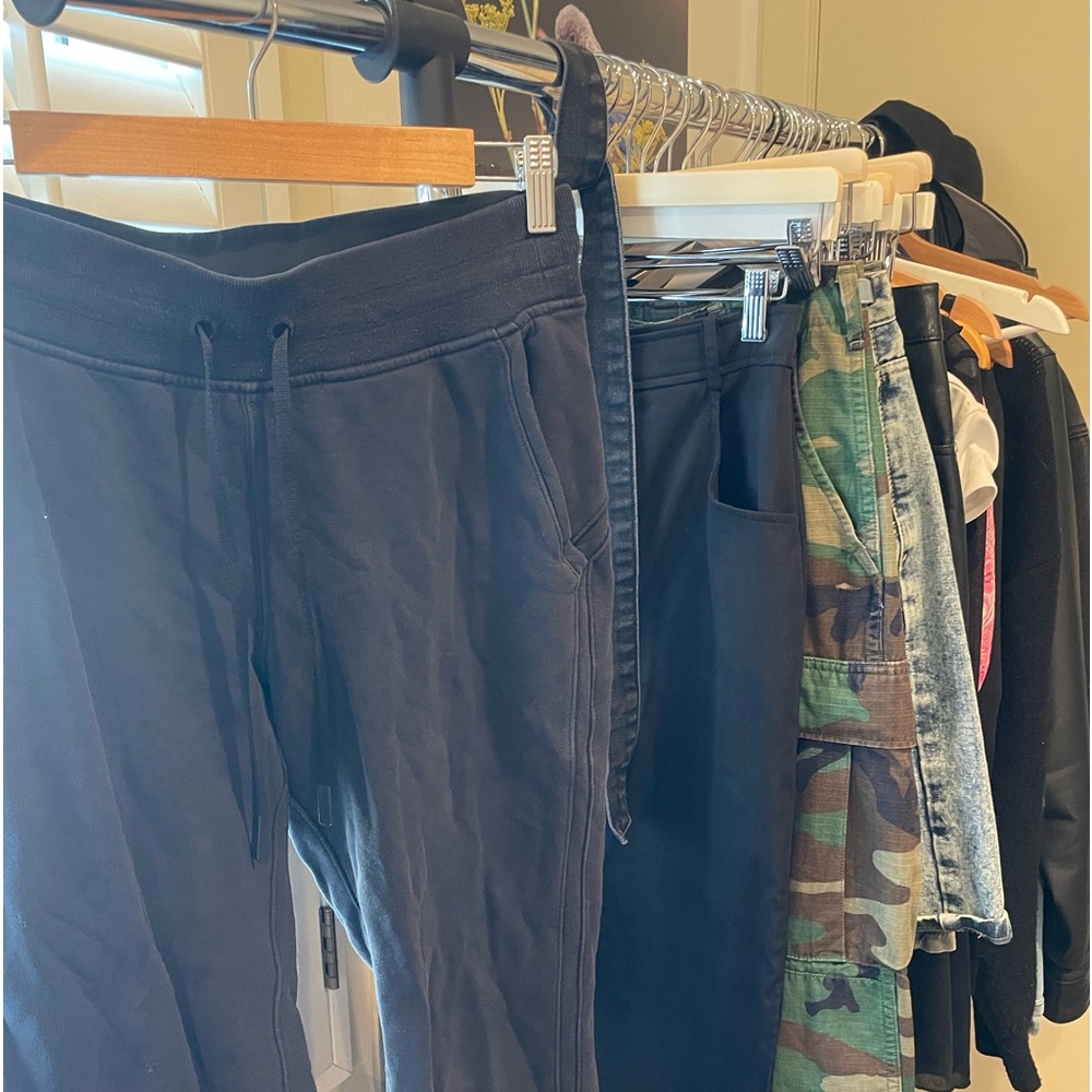 Lululemon black sweatpants/leggings